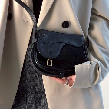 【免運 88 折】日本GUCCI 黑色馬銜扣絨面麂皮馬鞍迷你肩背包 wevswd VintageShop solo 日本直送中古包專賣店 - Pinkoi