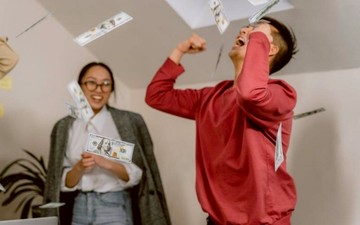財神爺就愛他！射手樂觀收割驚喜、獅子靠氣場吸金　3星座天生自帶偏財運