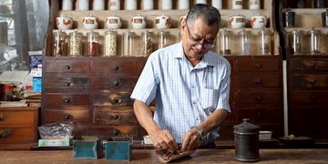 台南中西區質感慢旅｜內行人才懂的「五條港」療癒路線：百年漢藥房、必比登藥膳、神農街散策完整攻略 | ELLE