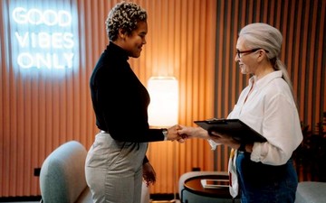 星象助攻！4星座半年內貴人運飆升　事業創新局、財運齊開花